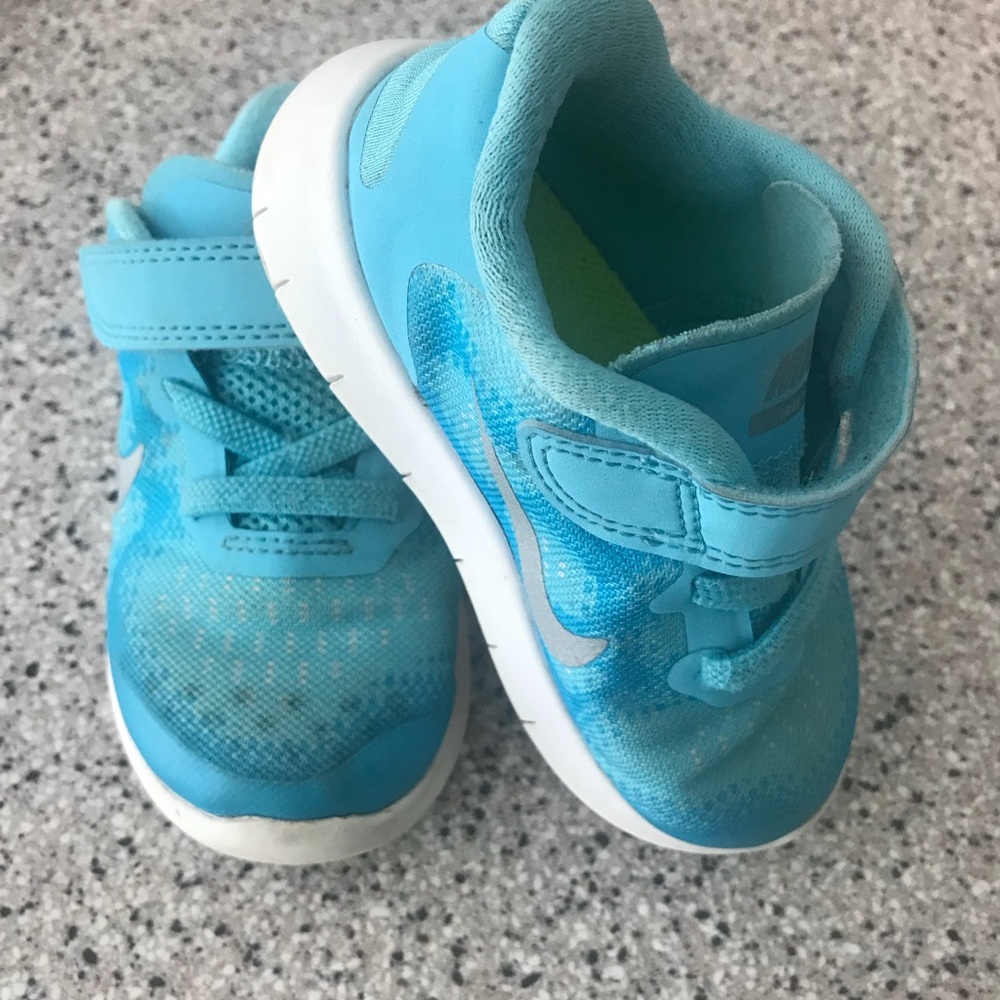 Nike’s size 6